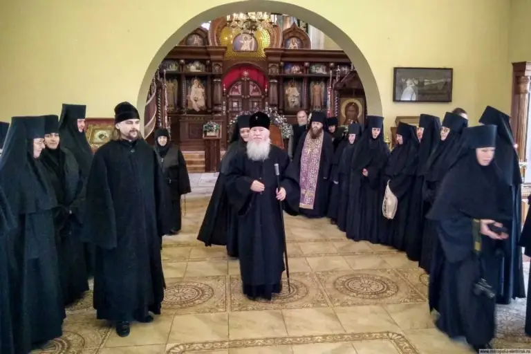 Глава митрополии посетил женский монастырь Михаила Архангела в селе Комаровка