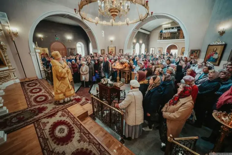 Глава митрополии посетил храм в честь пророка Предтечи и Крестителя Господня Иоанна