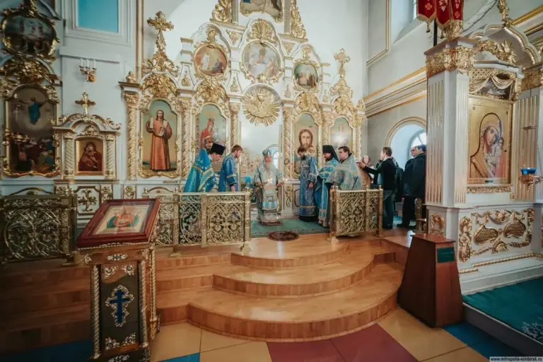 2 декабря, в день празднования иконе Божией Матери «В скорбех и печалех Утешение», митрополит Иосиф совершил богослужения в Спасо-Вознесенском кафедральном соборе