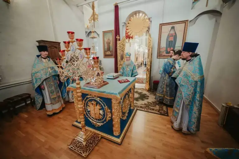 3 февраля совершается празднование Ватопедской иконе Божией Матери, именуемой «Отрада», или «Утешение»