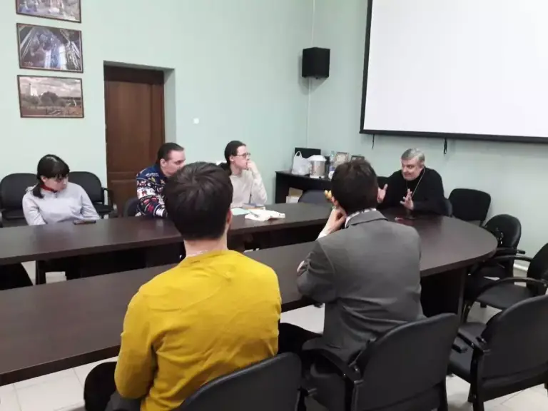 Священнослужитель рассказал участникам православного клуба «Спас» об иконе «Неупиваемая чаша» и важности Причастия в жизни каждого