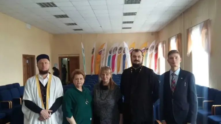 Со студентами техникума экономики и права провели беседу на тему:  «Любовь — сила для объединения мира»
