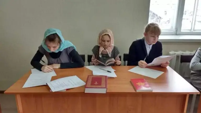 Закончился I тур олимпиады по Закону Божьему и церковнославянскому языку между воскресными школами в Симбирской епархии