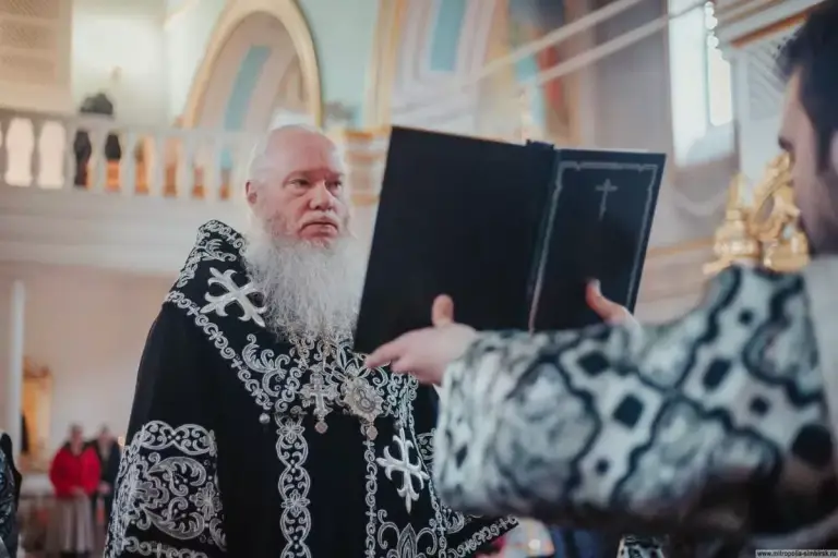 Специальные прошения на Божественной Литургии на сугубой ектении и молитва о преодолении эпидемии коронавируса
