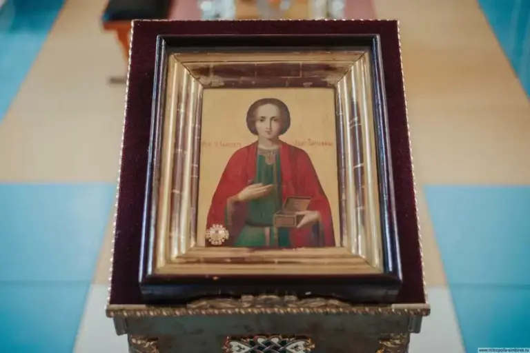 В Градо-Симбирском Спасо-Вознесенском кафедральном соборе возносится молитва святому великомученику и целителю Пантелеимону