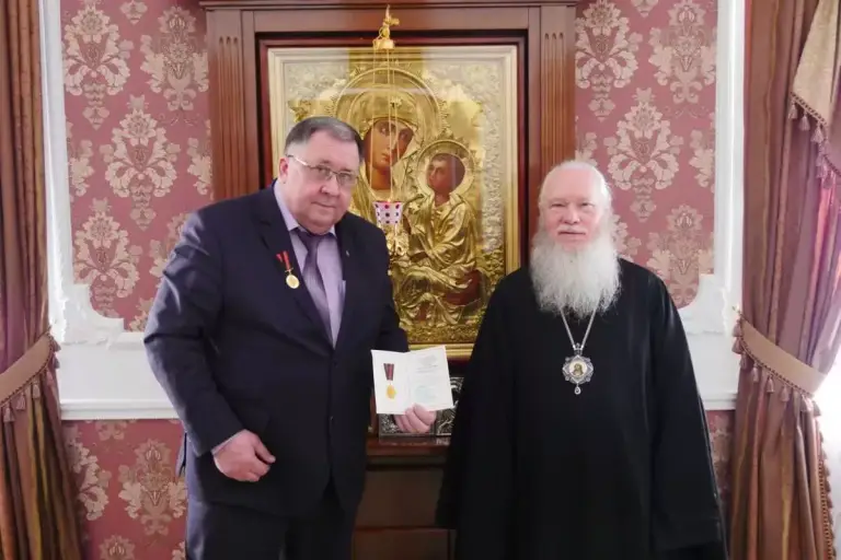 Глава Симбирской митрополии вручил Патриаршую награду Александру Ивановичу Якунину