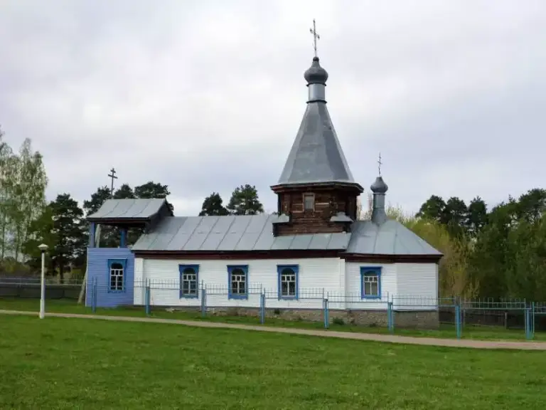 Храм в честь Архистратига Божия Михаила с. Безводовка
