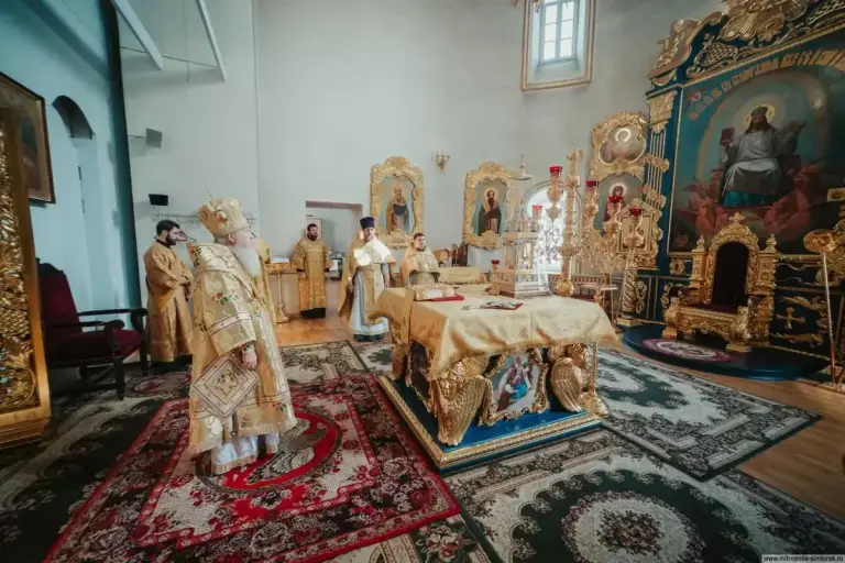 Воскресное богослужение в Градо-Симбирском Спасо-Вознесенском кафедральном соборе