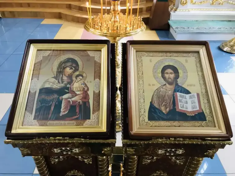 Празднование положения Живоносной Ризы Господа Бога и Спаса нашего Иисуса Христа в первопрестольном граде Москве