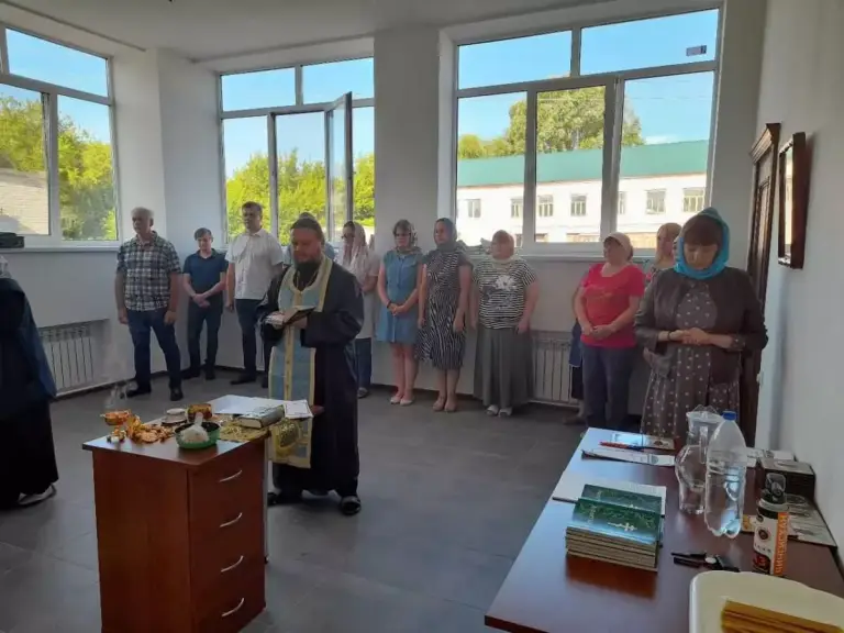 в селе Репьевка отметили День памяти святых Царственных страстотерпцев молебном в новой часовне
