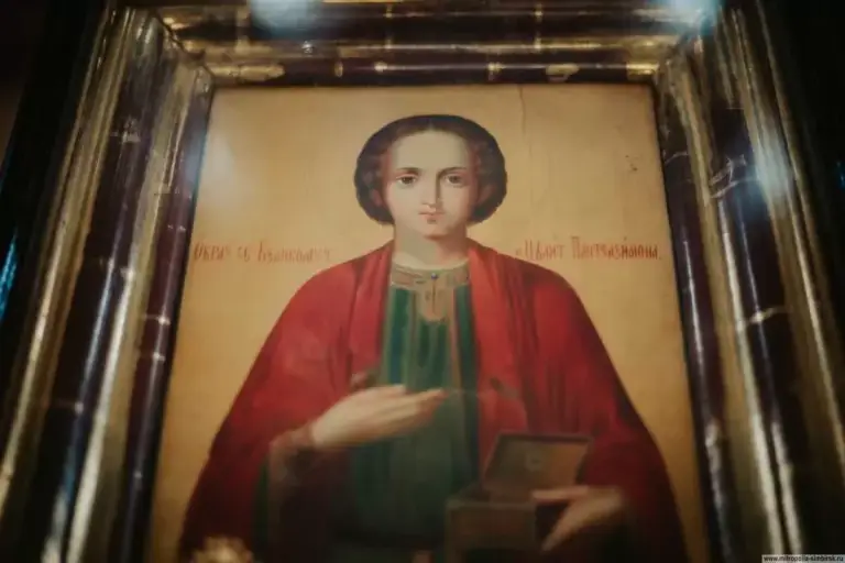 9 августа Церковь отмечает память одного из самых почитаемых православных святых — святого великомученика и целителя Пантелеимона