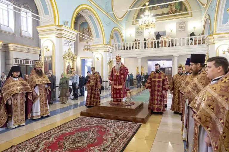 Божественная литургия в Спасо-Вознесенском кафедральном соборе Ульяновска