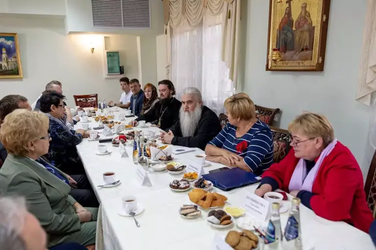Митрополит Лонгин встретился с членами Общественной палаты Ульяновской области