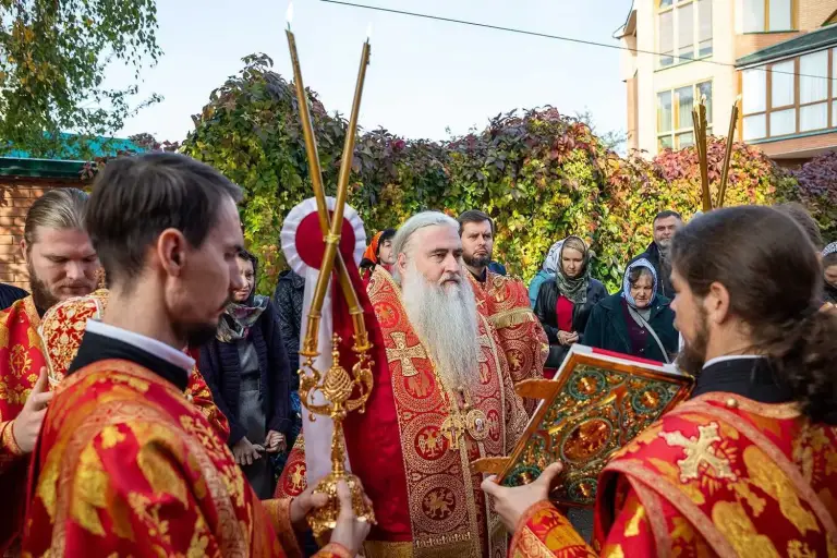 Божественная литургия в Свято-Воскресенско-Германовском кафедральном соборе Ульяновска