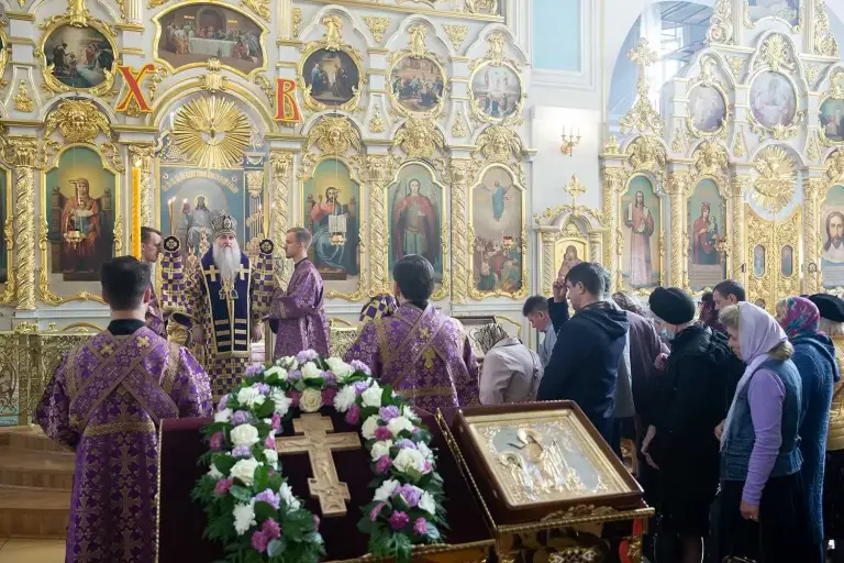 Божественная литургия  в Спасо-Вознесенском кафедральном соборе Ульяновска