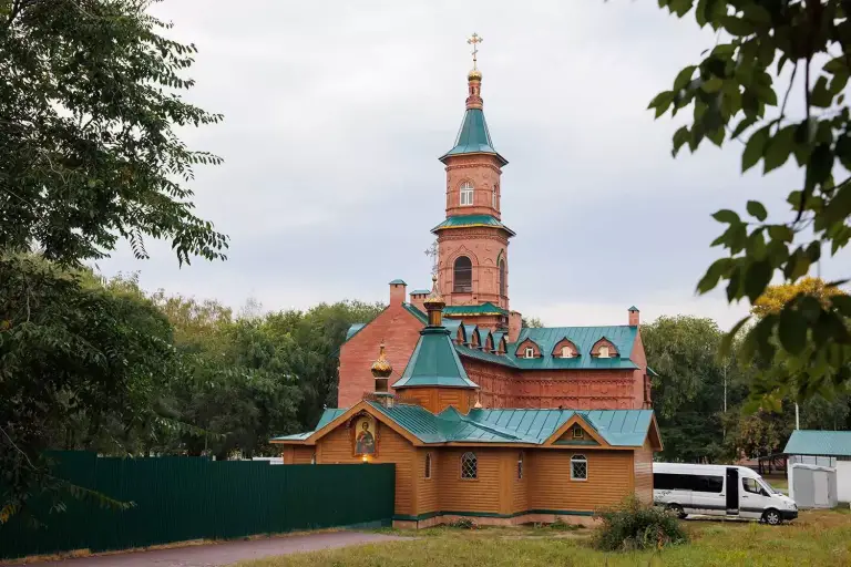 Архиерейское подворье — храм во имя великомученика и целителя Пантелеимона г. Ульяновска