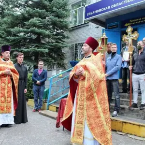 ц4