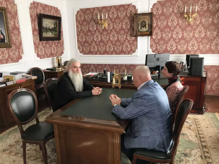 Митрополит Лонгин встретился с членами ИППО
