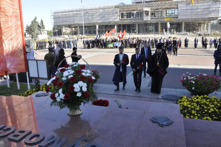 Священнослужитель принял участие в митинге-реквиеме в день солидарности в борьбе с терроризмом
