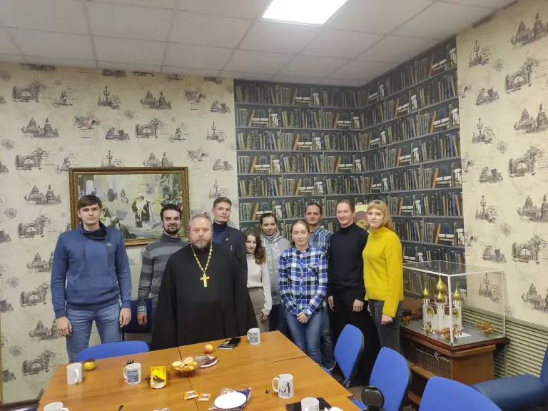 Православная молодежь обсудила со священнослужителем фильм С.М. Эйзенштейна «Александр Невский»