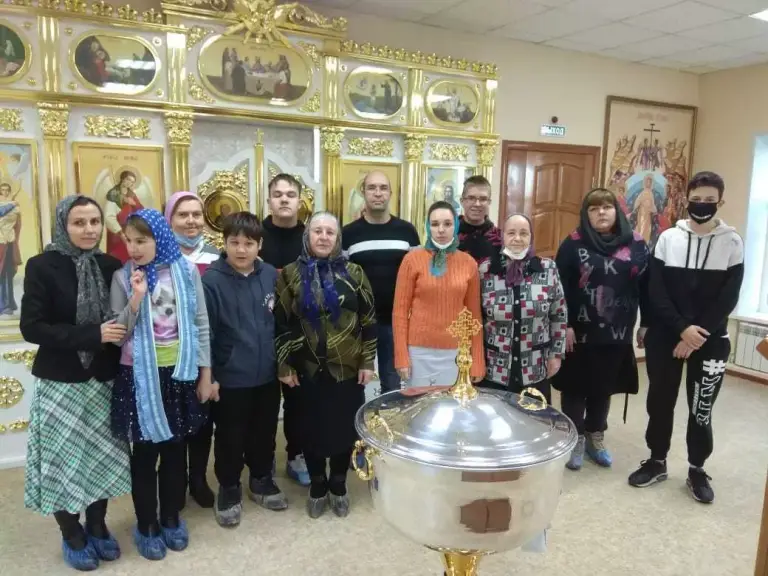 Ребята из детско-юношеского центра «Планета» приступили к таинствам исповеди и причастия