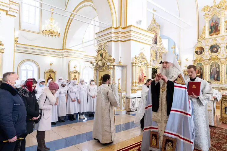 Молебен в Спасо-Вознесенском кафедральном соборе Ульяновска