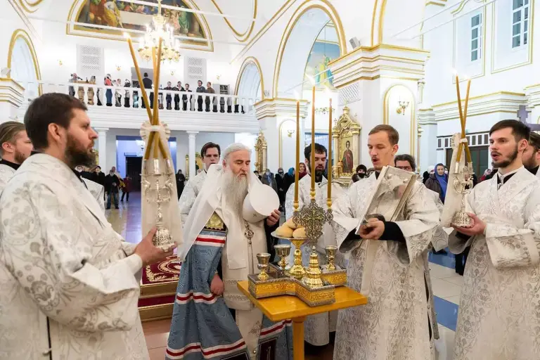 Всенощное бдение в Спасо-Вознесенском кафедральном соборе Ульяновска