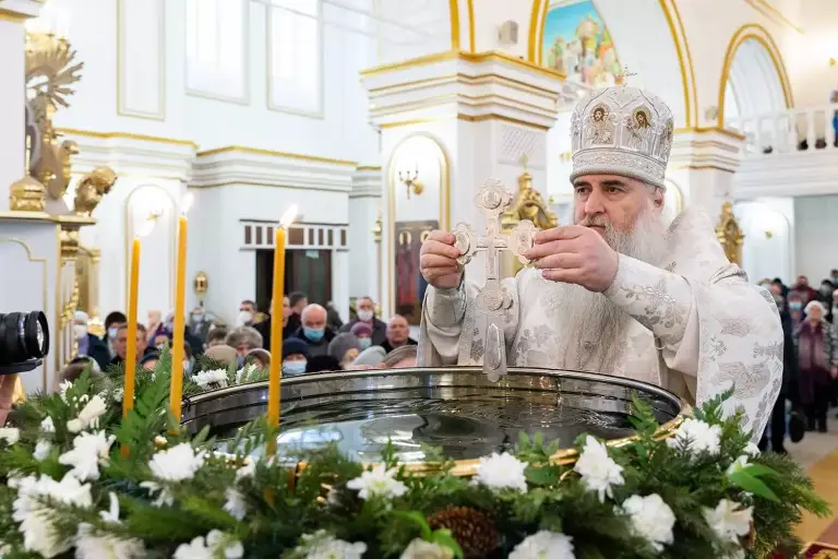 Божественная литургия и чин Великого освящения воды в Спасо-Вознесенском кафедральном соборе Ульяновска