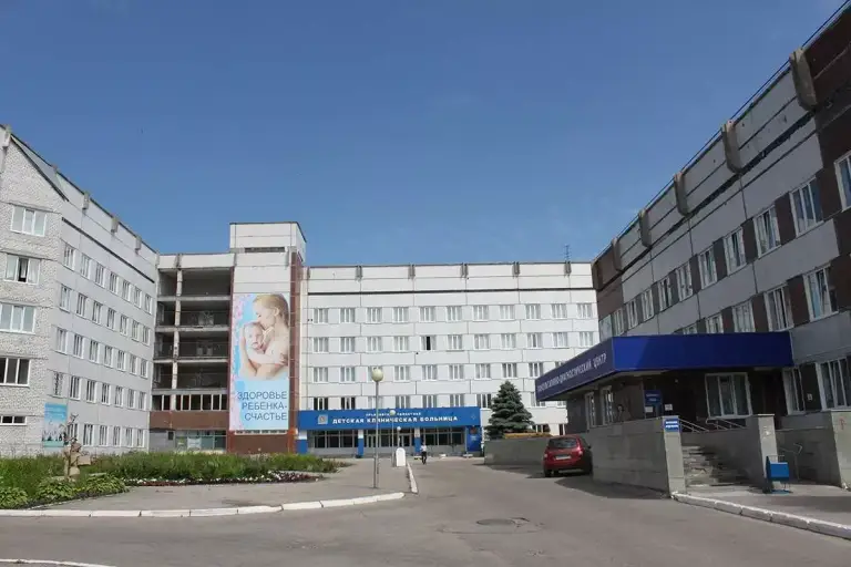 Покровский храм с. Карлинское передал в областную детскую клиническую больницу подарки для пациентов