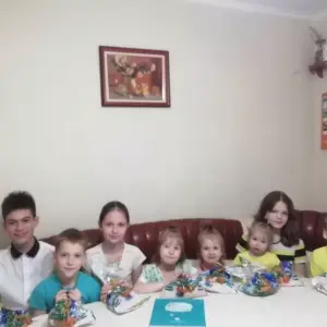 и9