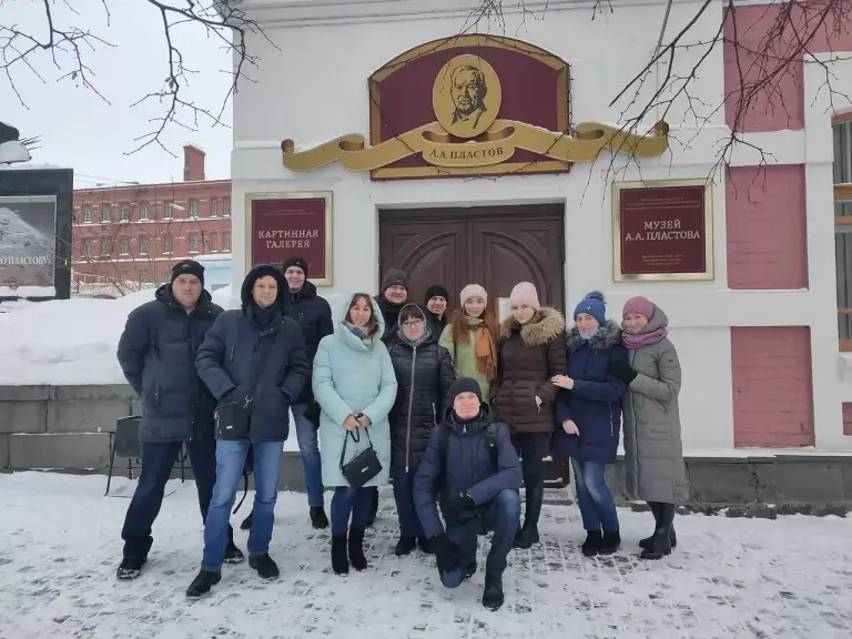 Участники молодежных клубов епархии посетили художественный музей имени Аркадия Пластова
