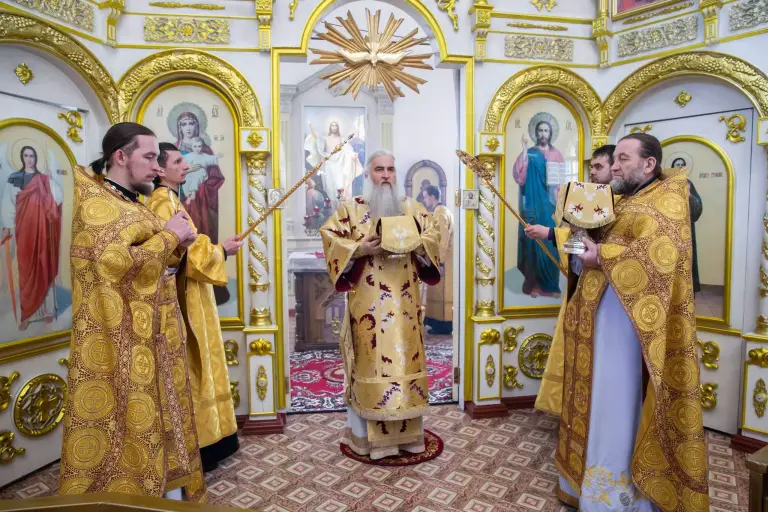 Божественная литургия в храме в честь иконы Божией Матери «Всех скорбящих Радость» р.п. Карсун
