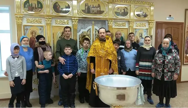 В Богородице-Неопалимовском храме Ульяновска прошло богослужение для детей с ОВР