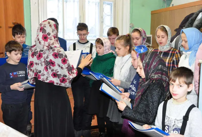 Воспитанники воскресной школы Неопалимовского храма впервые пели на службе