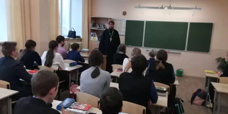 «Отчизны верные сыны». С учащимися школы №86 побеседовали на тему патриотизма