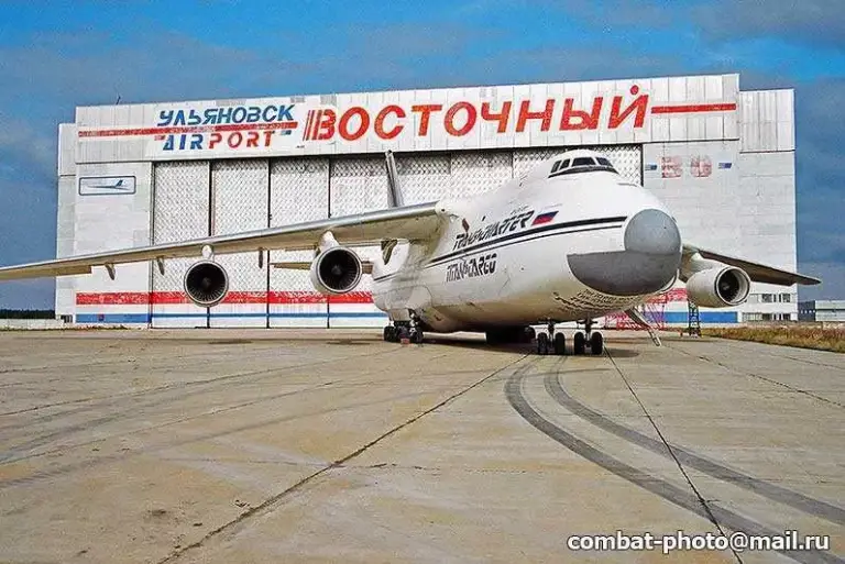 С личным составом аэродрома «Восточный» провели беседу о духовных основах воинского служения