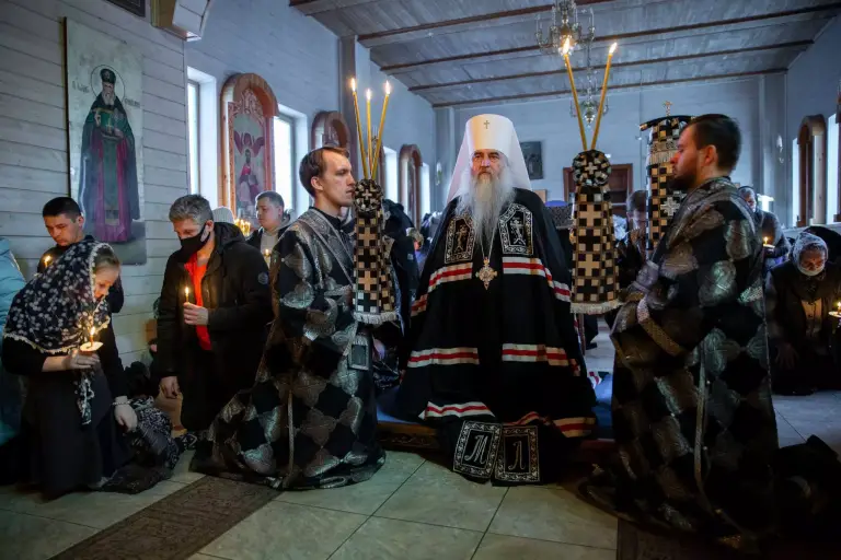 Великое повечерие с чтением канона преподобного Андрея Критского в храме Благовещения Пресвятой Богородицы Ульяновска
