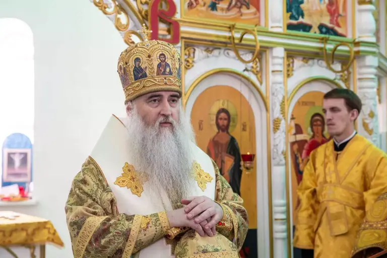 Божественная литургия в храме Архангела Михаила при исправительной колонии № 2