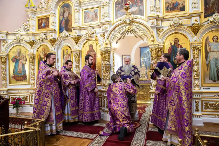 Божественная литургия в храме святого пророка Божия Иоанна Предтечи Ульяновска