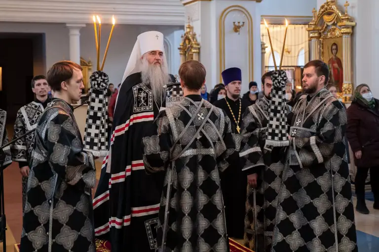 Великое повечерие с чтением канона преподобного Андрея Критского в Спасо-Вознесенском кафедральном соборе Ульяновска