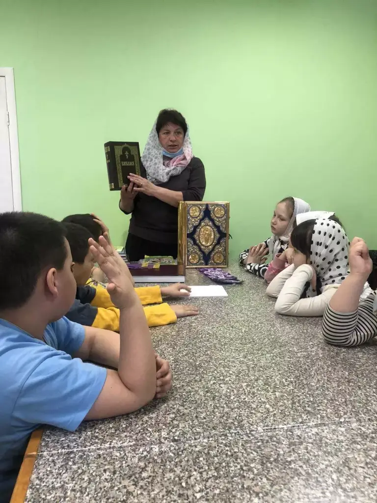Юным прихожанам села Большое Нагаткино рассказали об истории книгопечатания на Руси