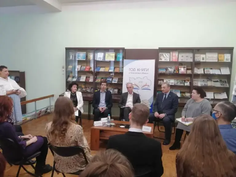 Председатель отдела по работе с молодежью Симбирской епархии принял участие во встрече молодых литераторов с губернатором Ульяновской области