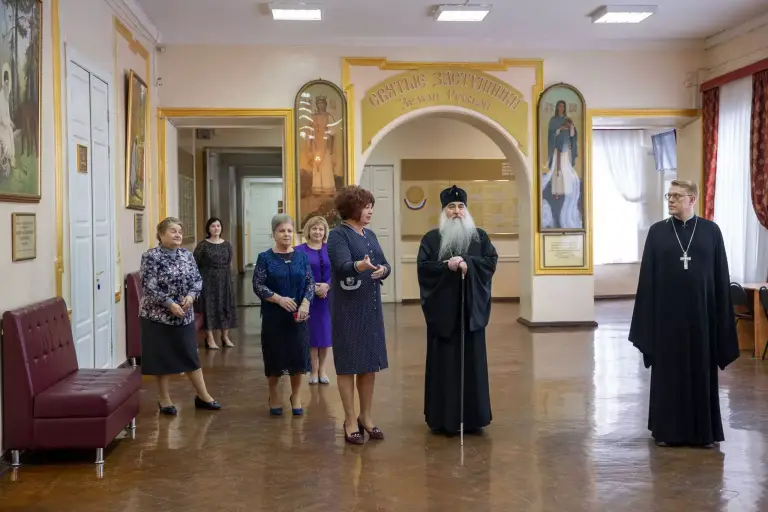 Митрополит Лонгин посетил Мариинскую гимназию