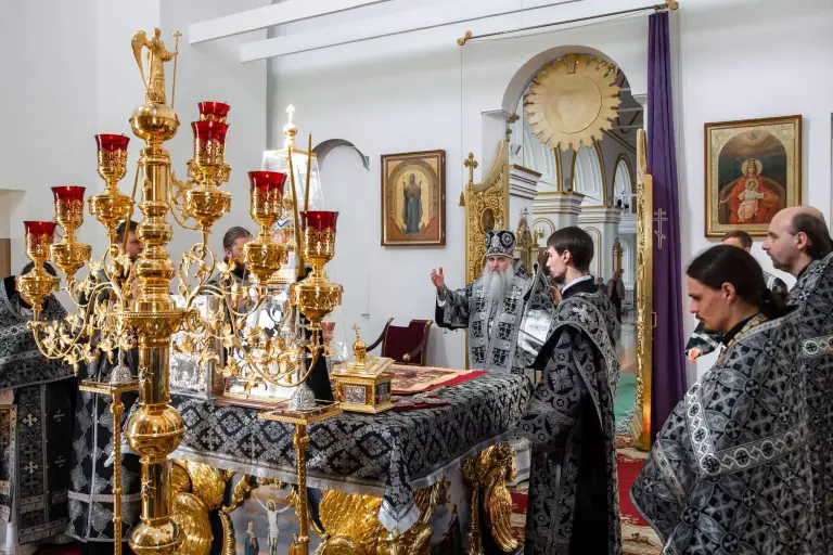 Литургия Преждеосвященных Даров в Спасо-Вознесенском кафедральном соборе Ульяновска