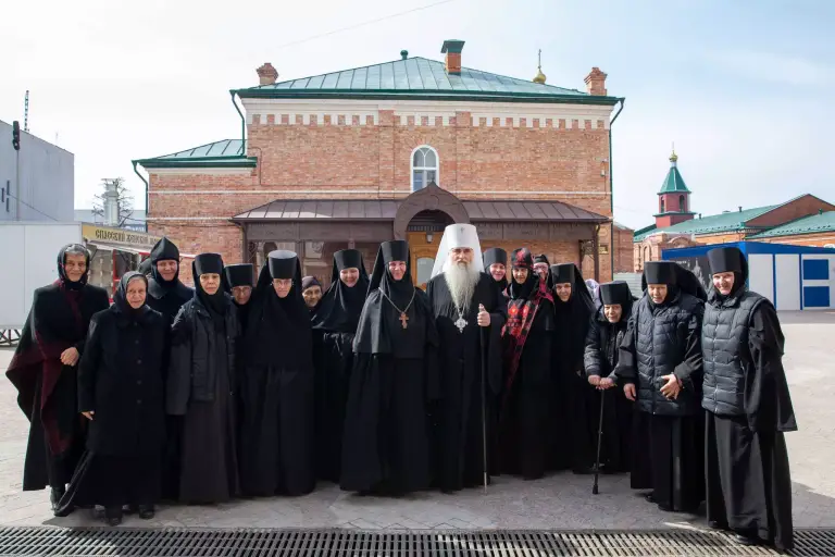 Литургия Преждеосвященных Даров в надвратном храме во имя Новомучеников и Исповедников, в земле Симбирской просиявших, Спасского женского монастыря Ульяновска
