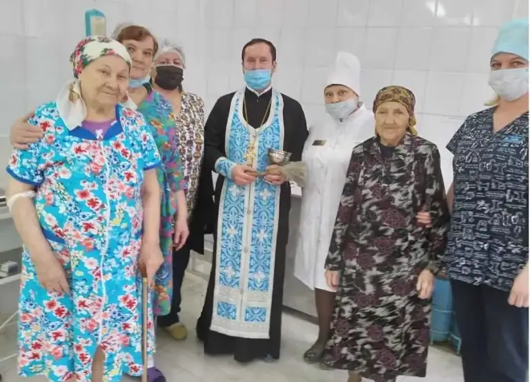 В праздник Благовещения Пресвятой Богородицы в госпитале ветеранов войн был совершен молебен