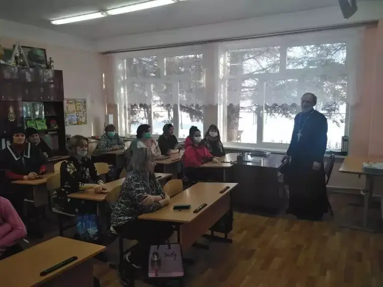 Беседу о выборе модуля «Основы православной культуры» провели с родителями учащихся школы села Плодовое