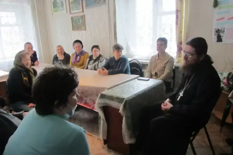 Симбирская православная молодежь поздравила людей с ограниченными возможностями здоровья с праздником Благовещения Пресвятой Богородицы