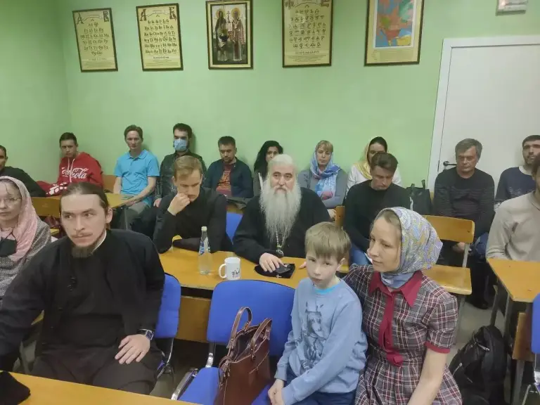 Митрополит Лонгин посетил просмотр фильма «Страсти Христовы» в епархиальном киноклубе