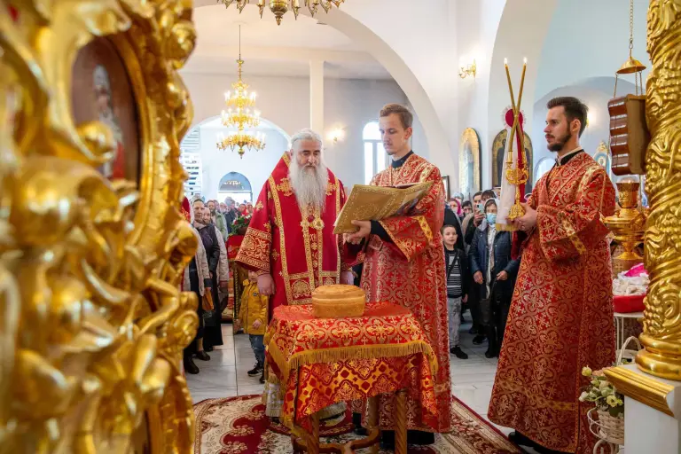 Божественная литургия в храме святителя Николая Чудотворца Ульяновска